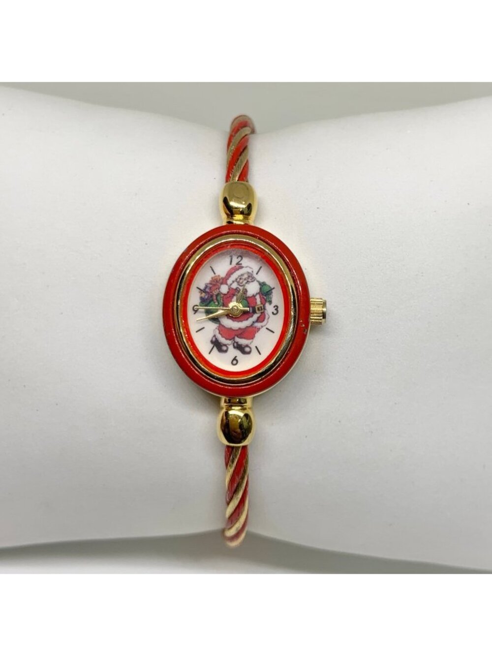 Kristine Santa Claus dial women’s Watch red Gold Tone 19mm oval quartz running